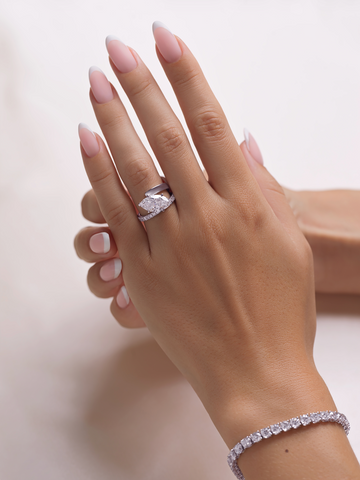 What Size Diamond Is Best for an Engagement Ring?