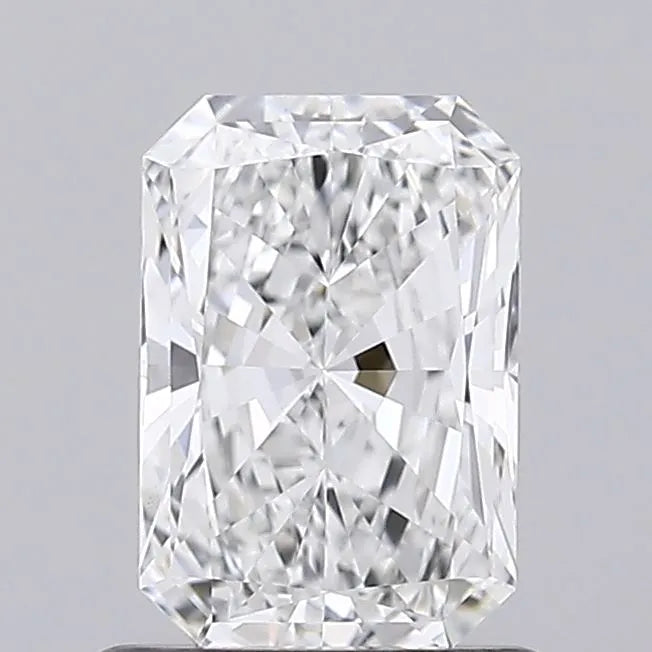 0.94ct Radiant Lab Grown Diamond (Colour E, Clarity VS1, IGI Certified)
