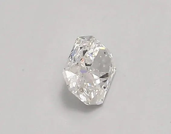 0.31ct Radiant Lab Grown Diamond (Colour D, Clarity VS2, IGI Certified)