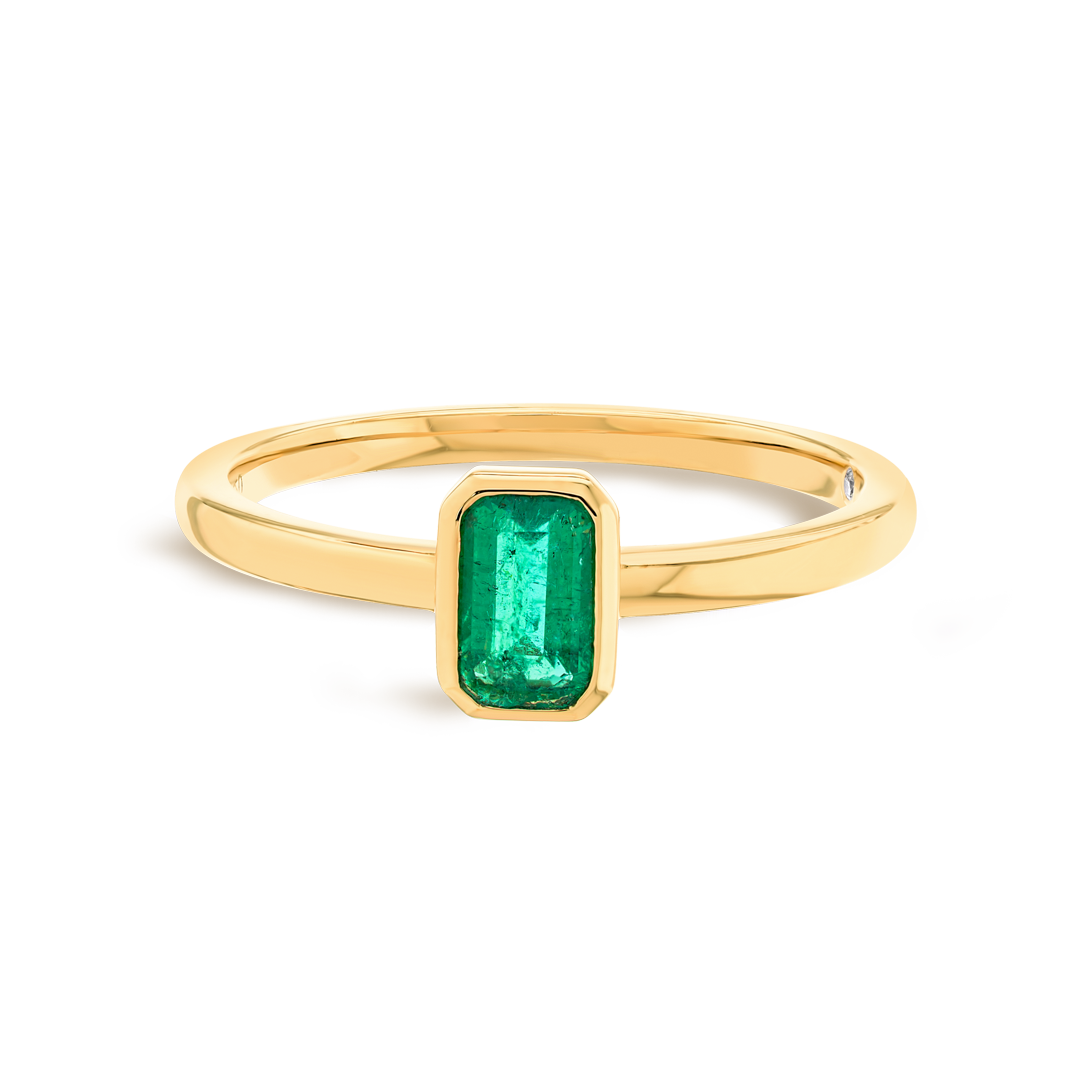 Emerald Green Emerald Bezel Yellow Gold Fashion Ring