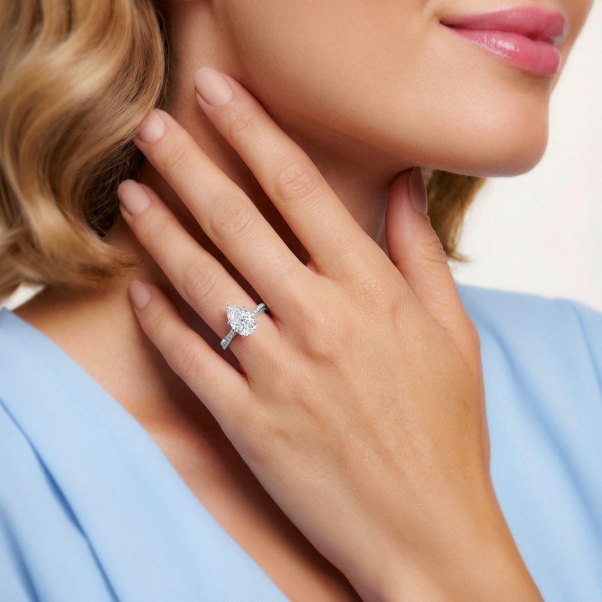 Vicky 18k White Gold Pear Diamond Band model