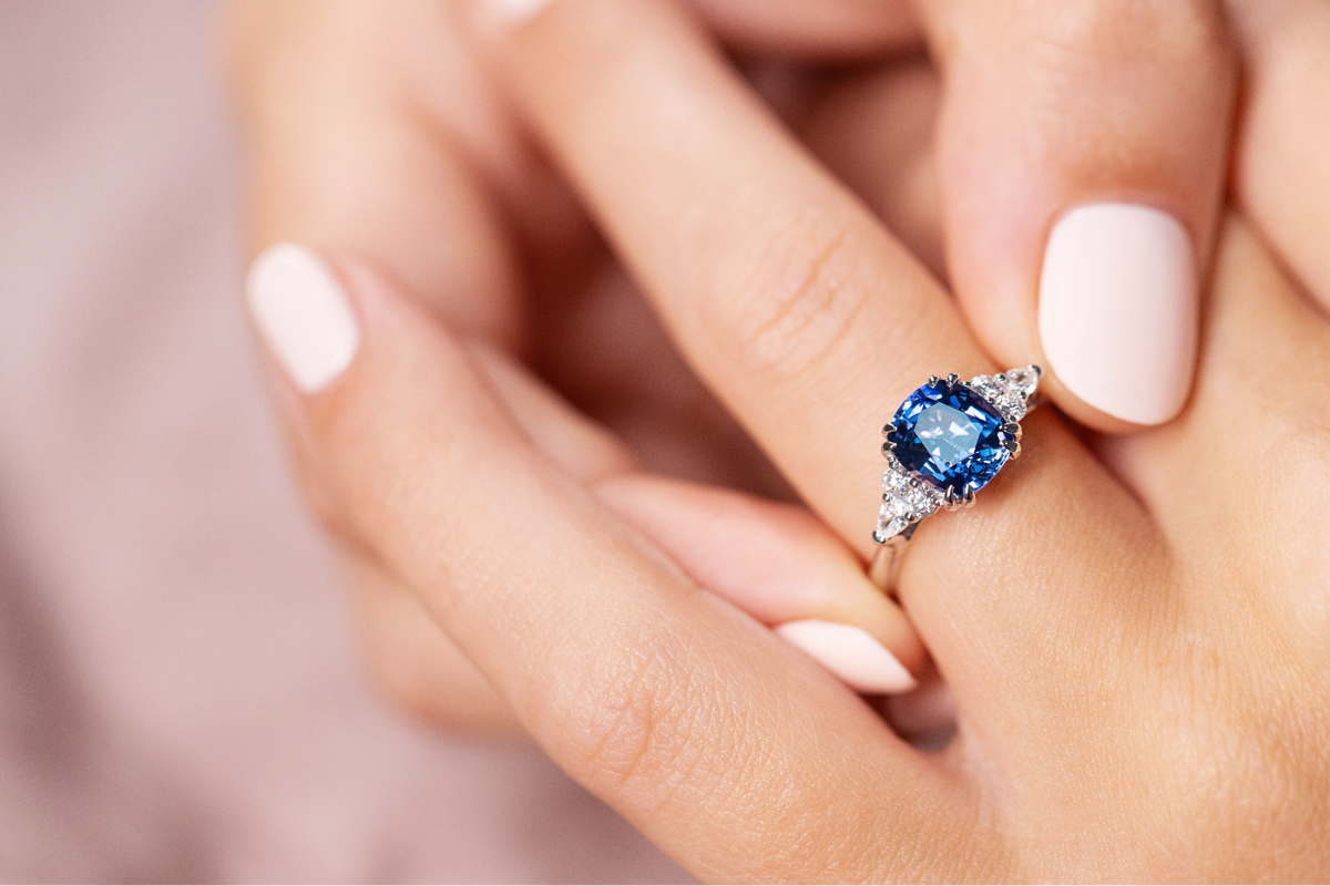 What Makes a
Blue Sapphire Valuable?