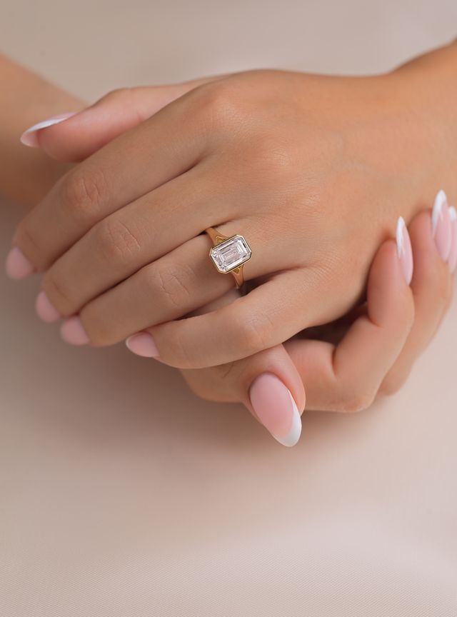 Emerald Cut Diamond Rings