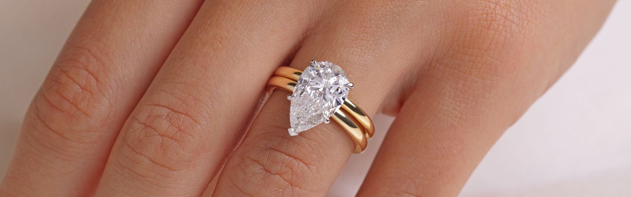 Pear Shaped Engagement Rings