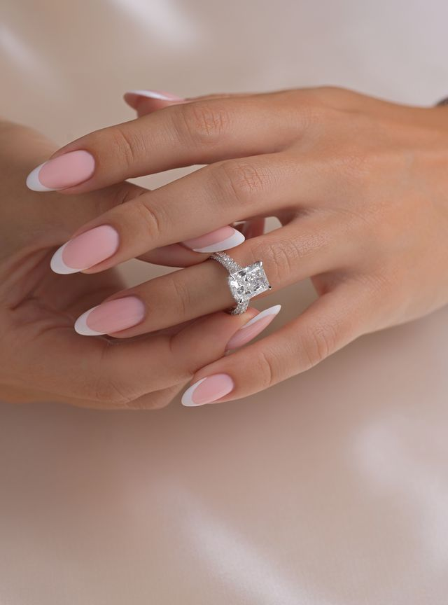 Radiant Diamond Engagement Rings